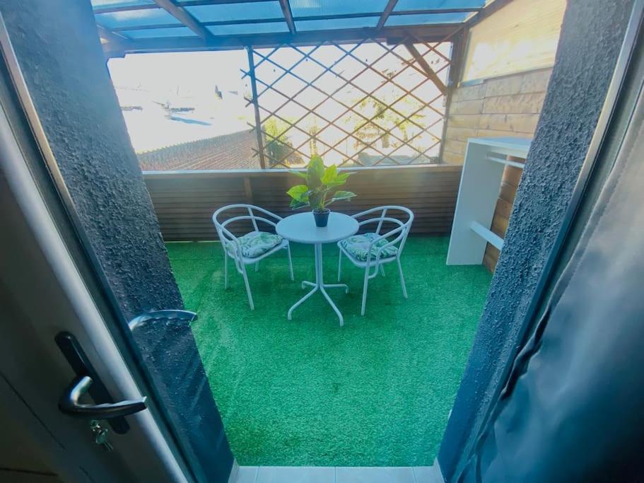 La Terrasse, Train Lens - Paris Trajet D'Environ 1 Heure 10 Minutes Apartment ภายนอก รูปภาพ